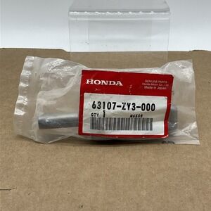 Honda 63107-ZY3-000 Bracket Hook
